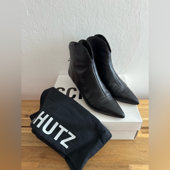 Schutz Rosyen black leather western ankle boots in women’s size 7. - Picture 1 of 5